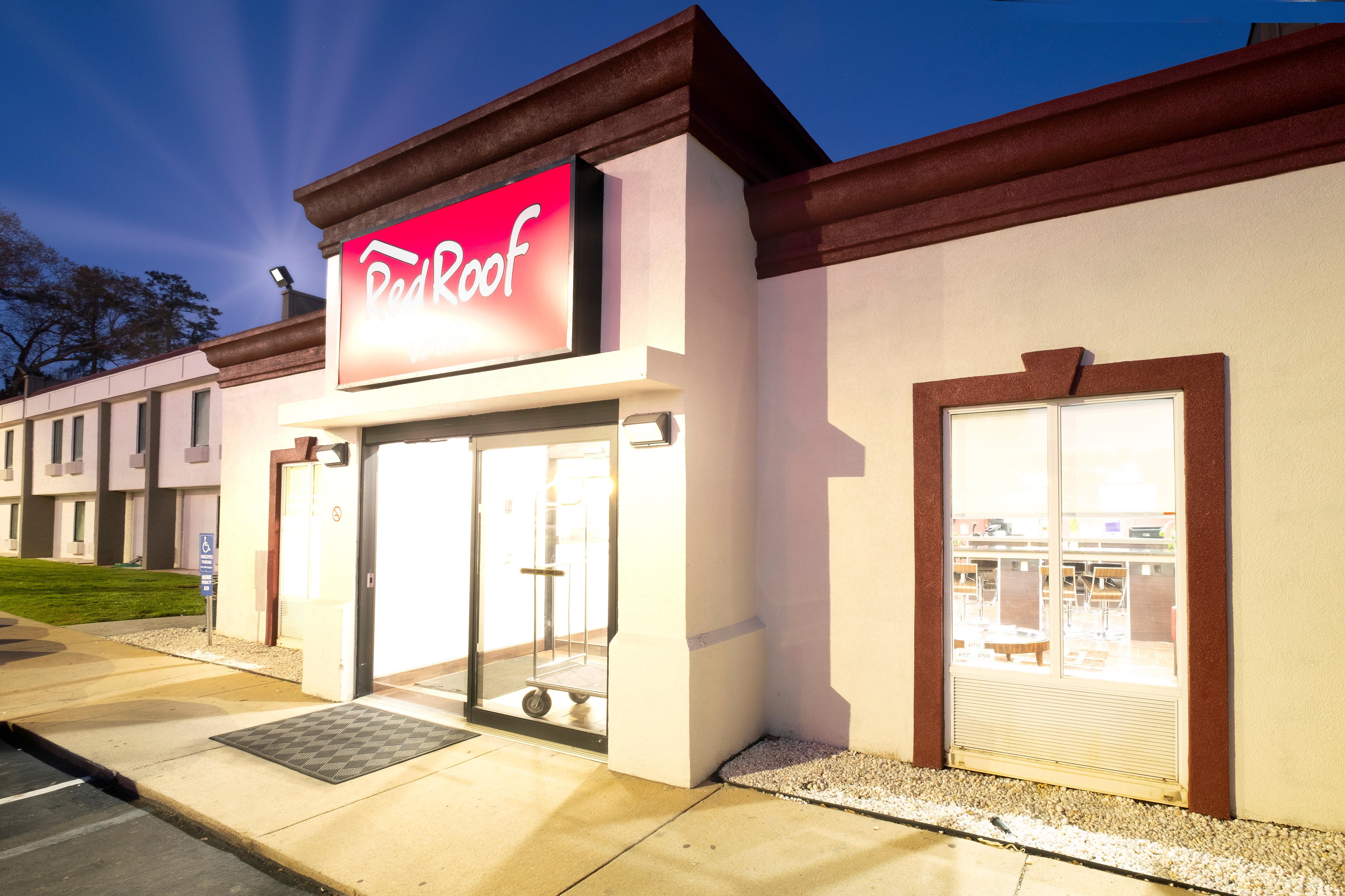 Red Roof Inn Raleigh North-Crabtree Mall-Lenovo Center Exterior photo