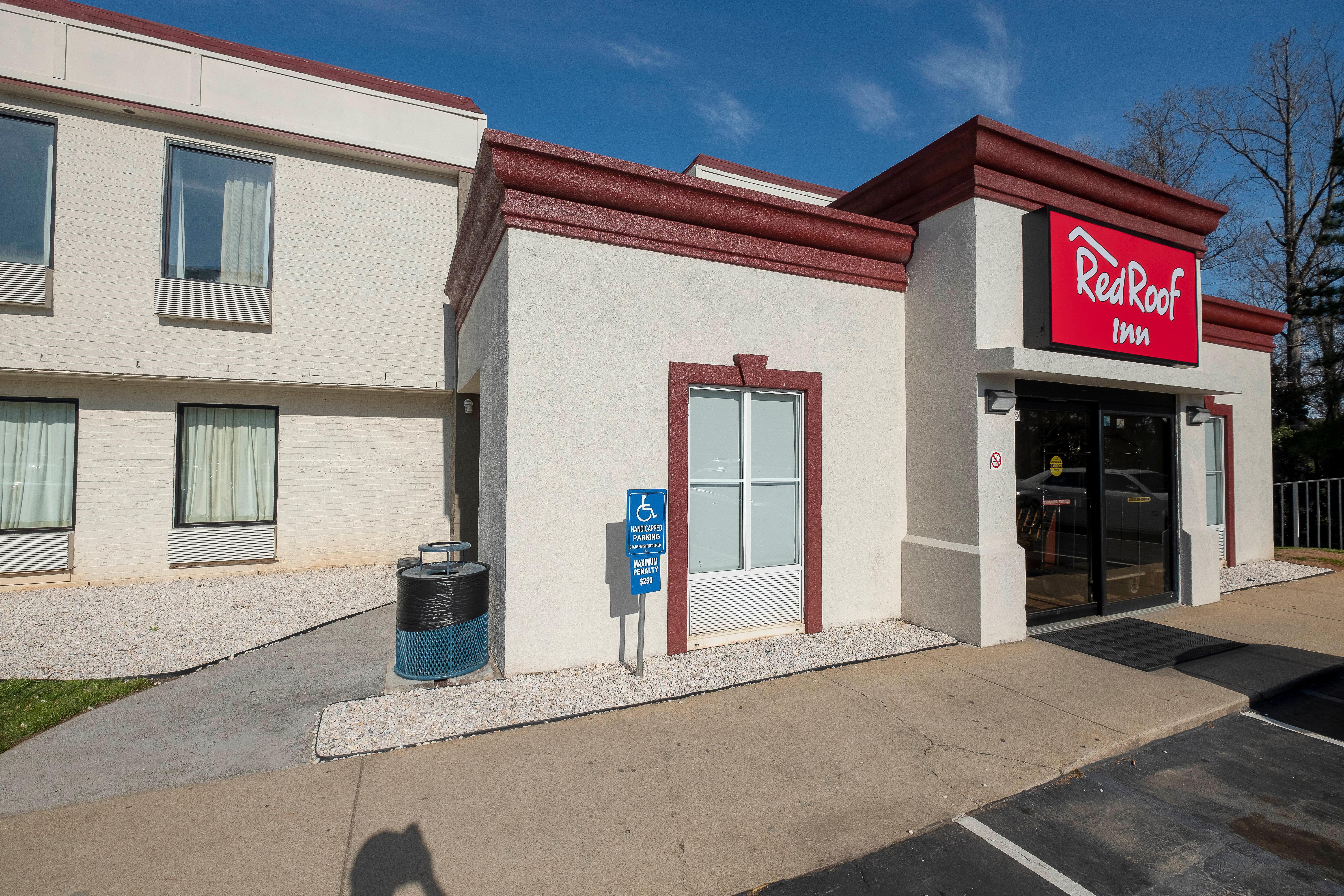 Red Roof Inn Raleigh North-Crabtree Mall-Lenovo Center Exterior photo