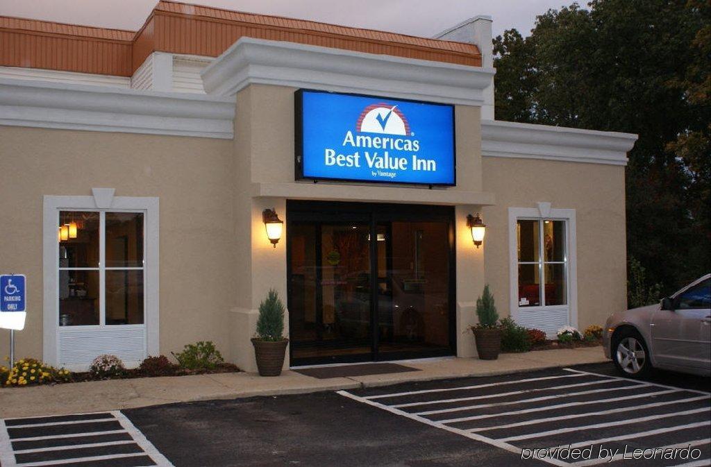 Red Roof Inn Raleigh North-Crabtree Mall-Lenovo Center Exterior photo