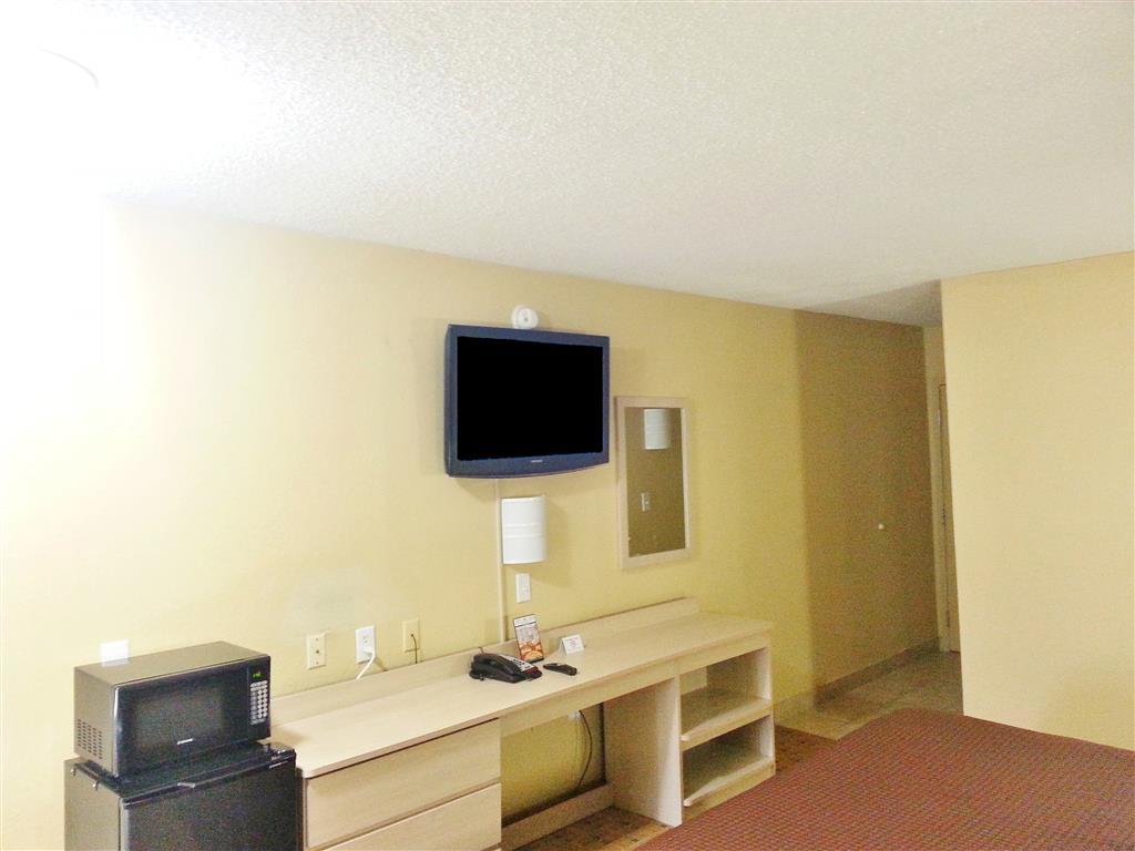 Red Roof Inn Raleigh North-Crabtree Mall-Lenovo Center Room photo