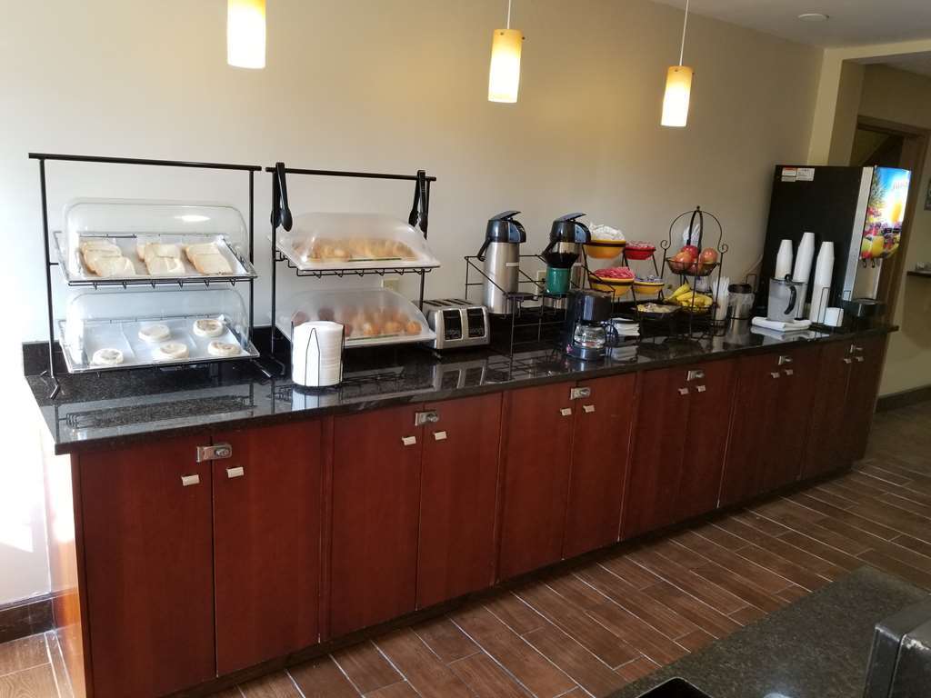 Red Roof Inn Raleigh North-Crabtree Mall-Lenovo Center Restaurant photo