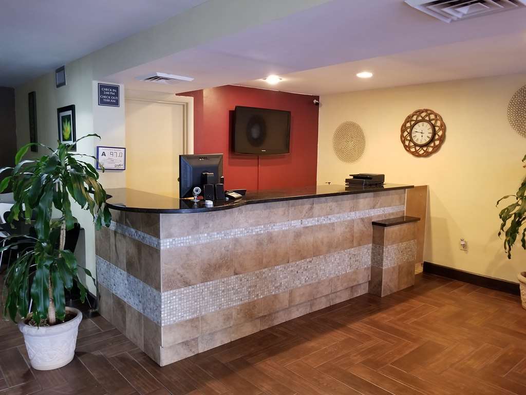 Red Roof Inn Raleigh North-Crabtree Mall-Lenovo Center Interior photo