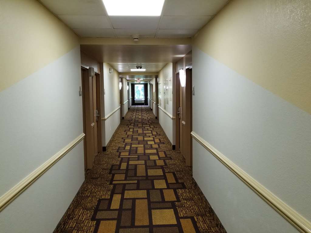 Red Roof Inn Raleigh North-Crabtree Mall-Lenovo Center Facilities photo